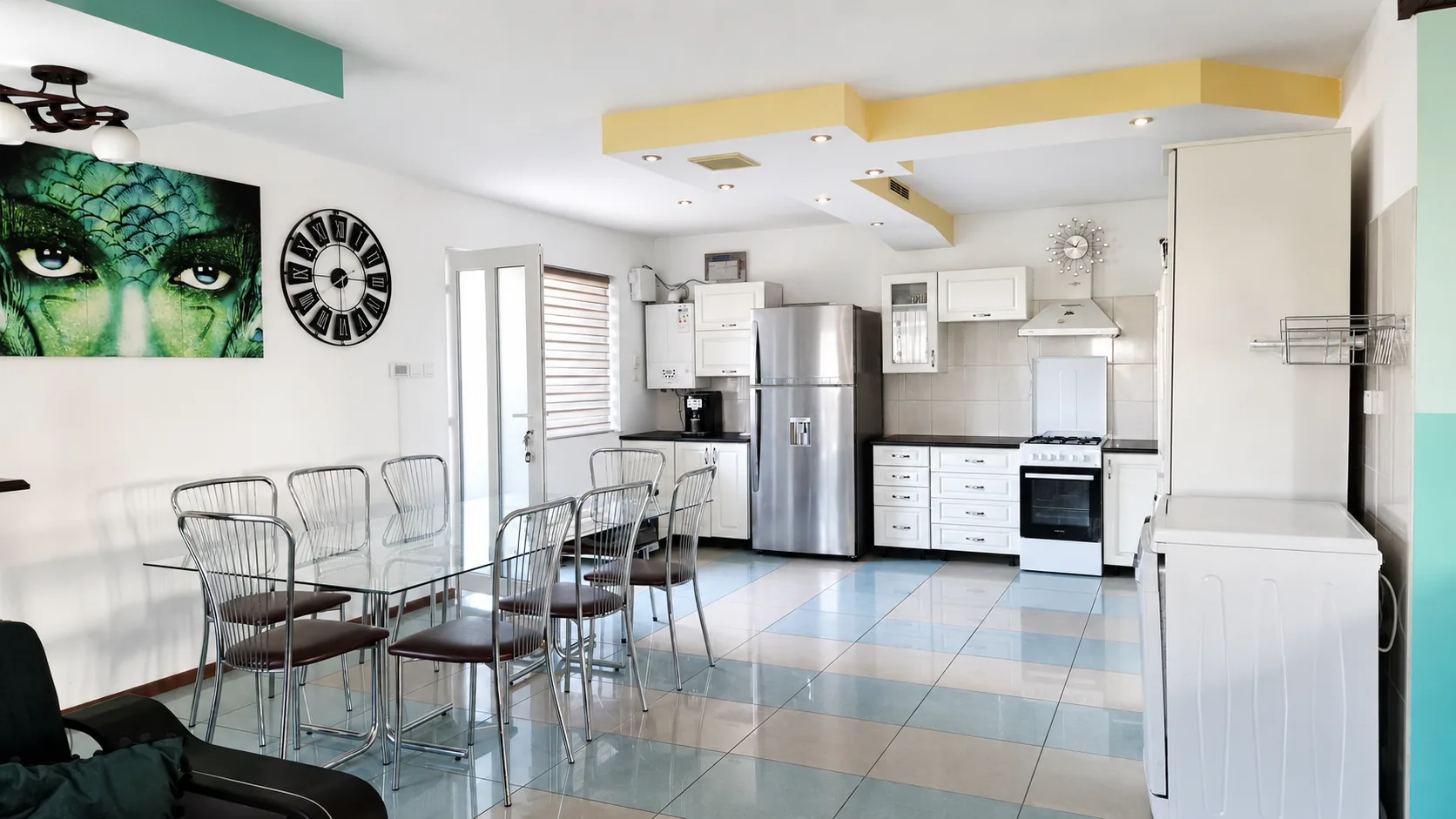 Fully equipped kitchen